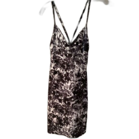 ATHLETA SIZE SMALL ZUMMA SWIM DRESS BLACK WHITE UPF 50+ - Picture 2 of 8